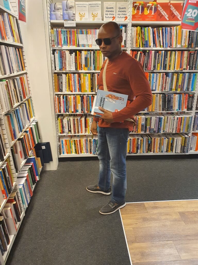 Bento dos Santos na livraria